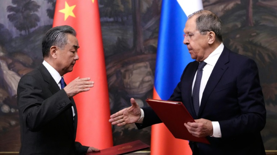 China, lista para asumir un "papel constructivo" en el conflicto en Ucrania, afirma su canciller 