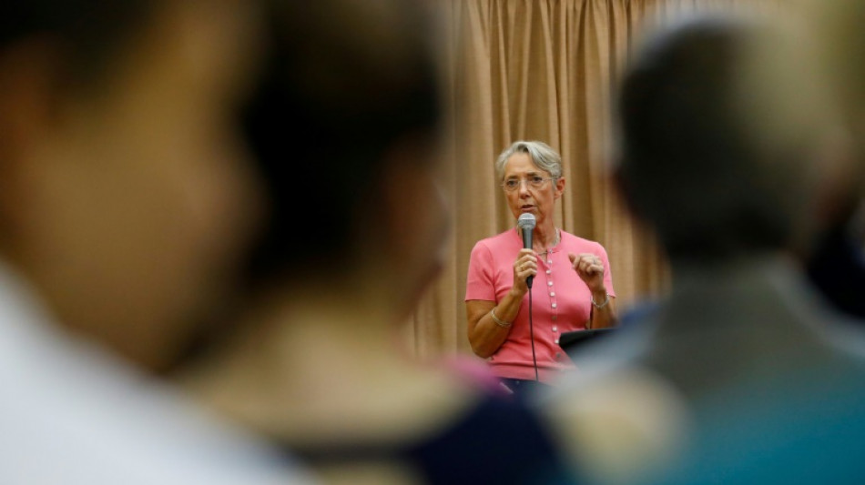 L&eacute;gislatives: Macron plaide l'unit&eacute;, M&eacute;lenchon met en garde contre la "pagaille"