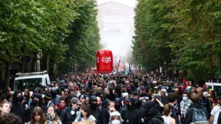 Derni&egrave;re pression dans la rue des syndicats avant l'annonce d'un budget