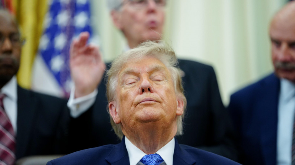  Trump, Iran ha chiesto un incontro, sar&agrave; domani a Doha 