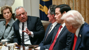 Secret&aacute;rio de Sa&uacute;de dos EUA promove teoria infundada sobre circuncis&atilde;o e autismo