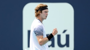 Tennis: &ccedil;a passe pour Sinner et Rublev, &ccedil;a casse pour Jabeur et Sakkari