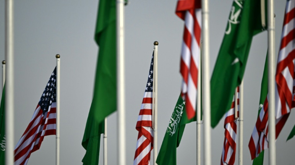  EUA ordena que funcion&aacute;rios evacuem embaixada na Ar&aacute;bia Saudita 
