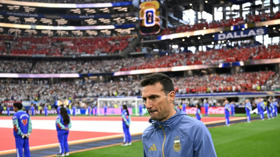  Com renova&ccedil;&atilde;o &agrave; vista, Scaloni completar&aacute; 100 jogos &agrave; frente da Argentina contra Cabo Verde 