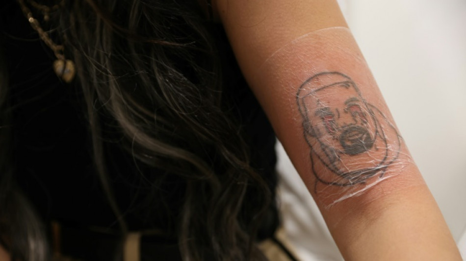 Un &eacute;tablissement londonien efface gratuitement les tatouages de Kanye West
