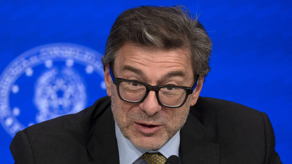  Giorgetti, Mps a chi d&agrave; di pi&ugrave;. Siamo legati a criteri di debito pubblico 