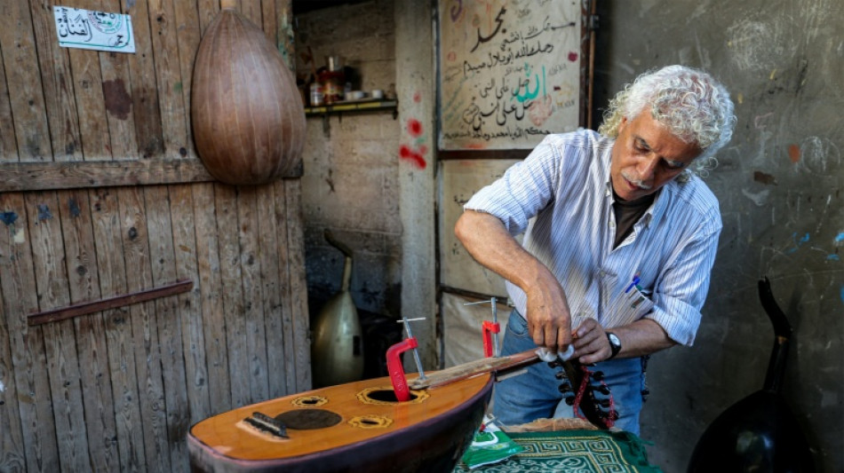 Au milieu des ruines de Gaza, un luthier redonne vie aux ouds  