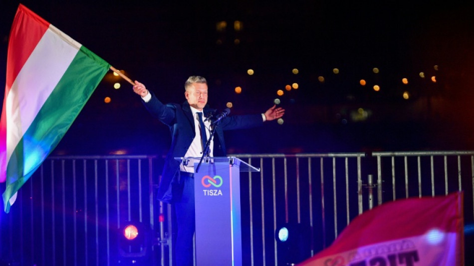  Le conservateur pro-europ&eacute;en Magyar d&eacute;tr&ocirc;ne le nationaliste Viktor Orban en Hongrie 