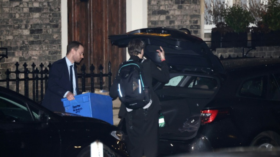  Chefe de gabinete do premier brit&acirc;nico renuncia por v&iacute;nculo de ex-embaixador com Epstein 