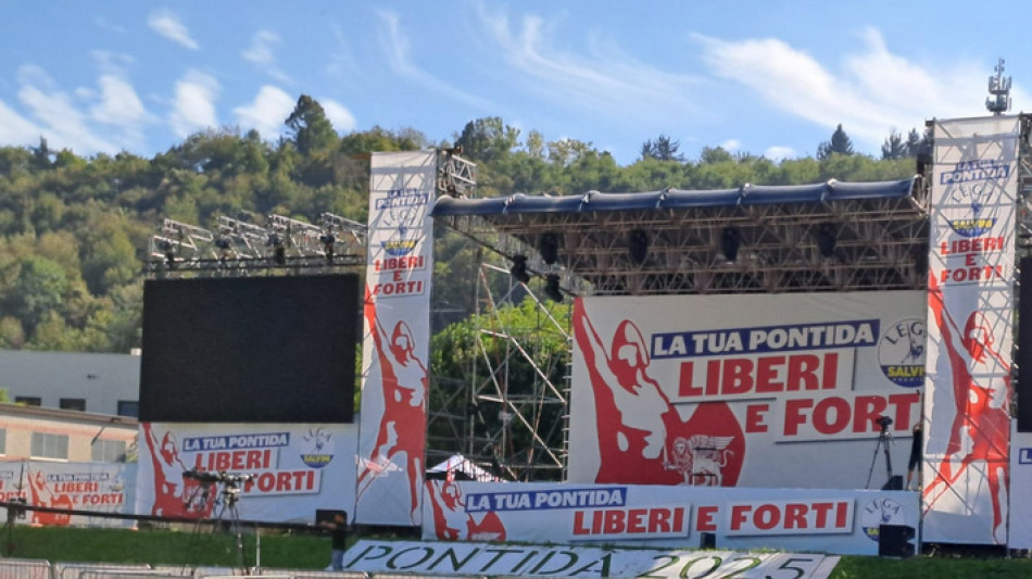 Giovani della Lega a Pontida, 'FI scelga, o con noi o contro'