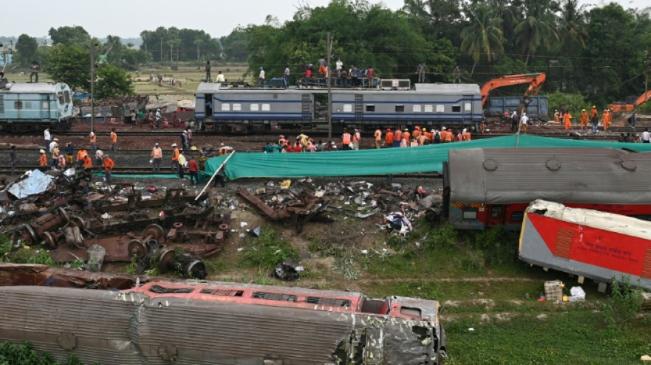 El servicio de trenes se reanuda en India 51 horas despu&eacute;s del mort&iacute;fero accidente