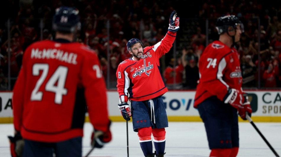 Ovechkin ties Gretzky's all-time record of 894 NHL goals
