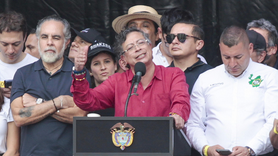  Colombia, il presidente Petro conferma raid contro l'Eln con l'ok del Venezuela 