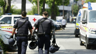 Ataque a tiros deixa pelo menos 10 mortos em escola na &Aacute;ustria