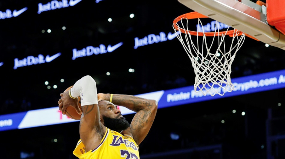 Superstar zieht Lakers-Option: James geht in 23. Saison  