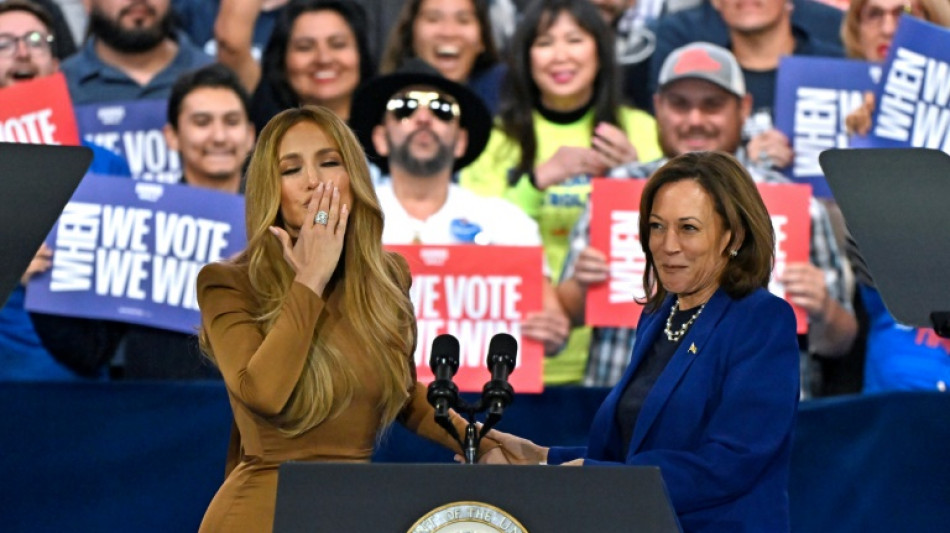 Jennifer Lopez pede &agrave;s mulheres e aos latinos que votem em Harris