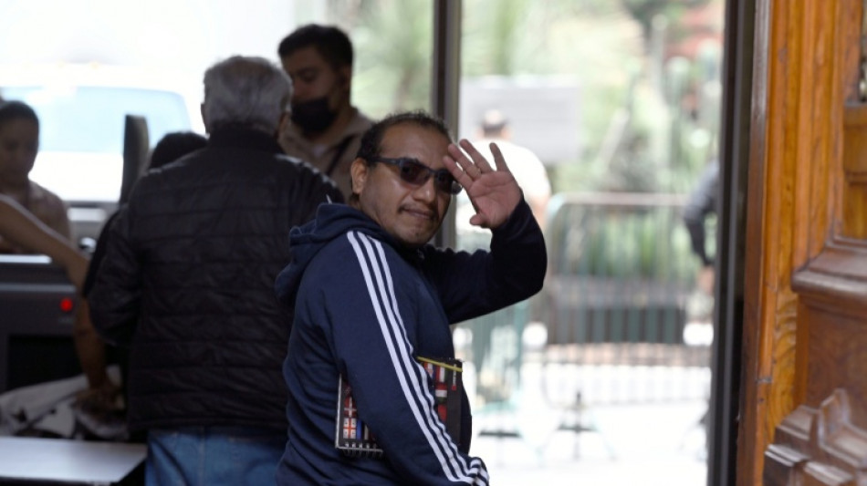 Renuncia el abogado de los padres de 43 estudiantes desaparecidos en M&eacute;xico