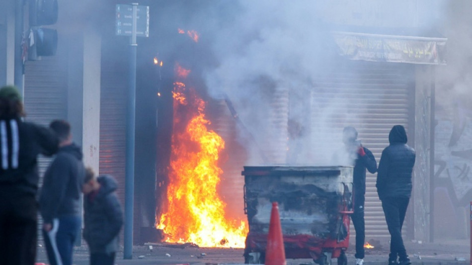  Nach Messerangriff in Belfast: Proteste in mehreren britischen St&auml;dten 