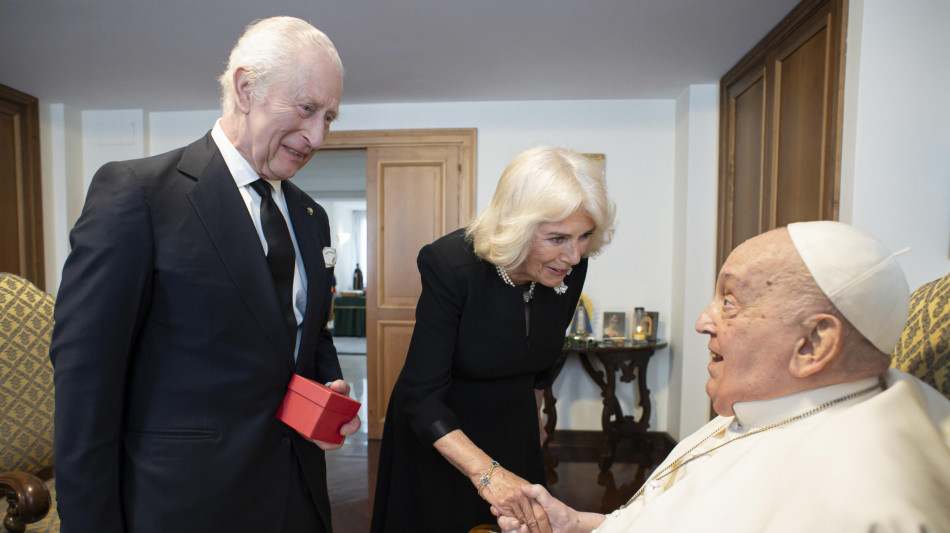 Re Carlo ricorda la compassione di papa Francesco