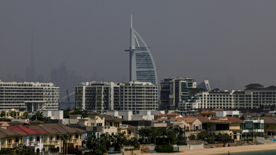 'Hora de partir': super-ricos de Dubai pagam fortunas para fugir da guerra