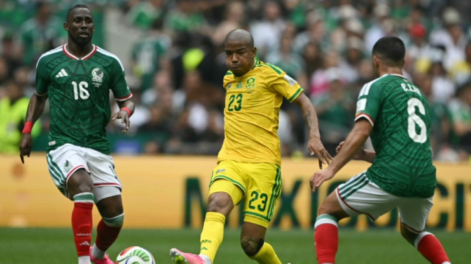  Jogador que disputou Copa de 2026 pela &Aacute;frica do Sul &eacute; encontrado morto 