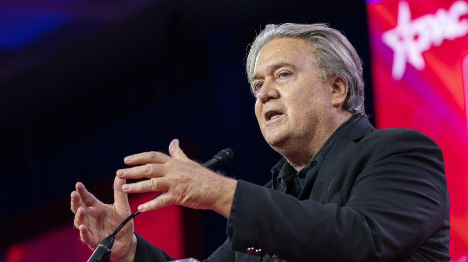 Ex consigliere Trump Bannon andr&agrave; in un carcere del Connecticut