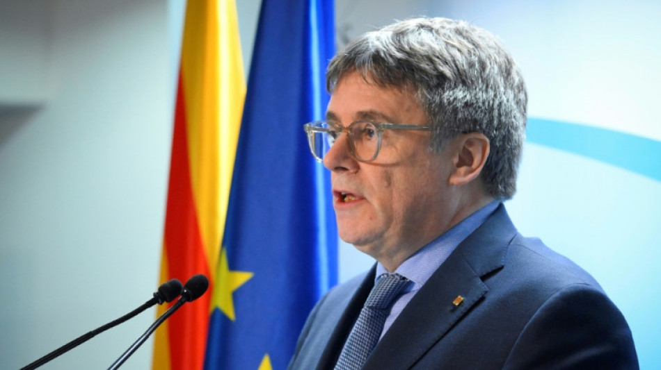 Socialistas e independentistas acuerdan transferir competencias migratorias a Catalu&ntilde;a