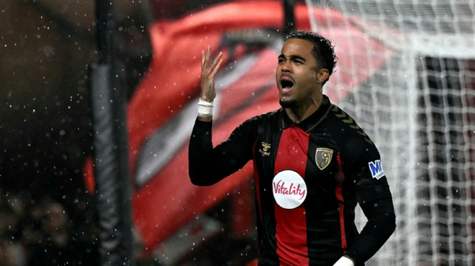  Bournemouth hammer 10-man Milan, Juventus denied at the death 