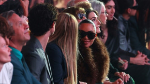 Kim Kardashian demande un euro de dommages et int&eacute;r&ecirc;ts pour son agression &agrave; Paris en 2016