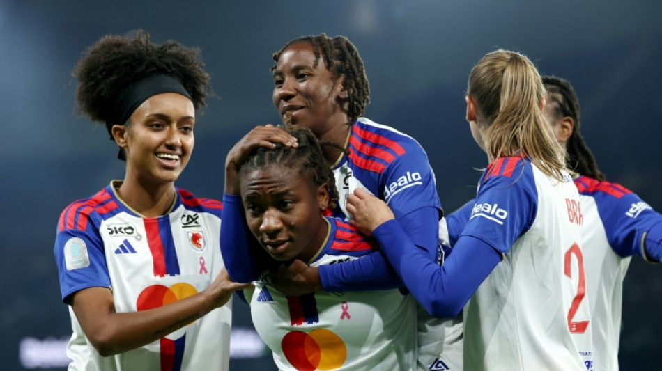  Premi&egrave;re ligue f&eacute;minine : Lyon reste la b&ecirc;te noire du Paris SG et se d&eacute;tache en t&ecirc;te 