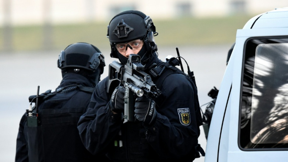 Durchsuchung wegen m&ouml;glicher Anschlagspl&auml;ne in Karlsruhe - Verd&auml;chtiger auf freiem Fu&szlig;