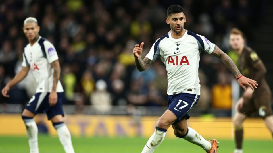 Atletico target Romero says his focus on Spurs' survival bid
