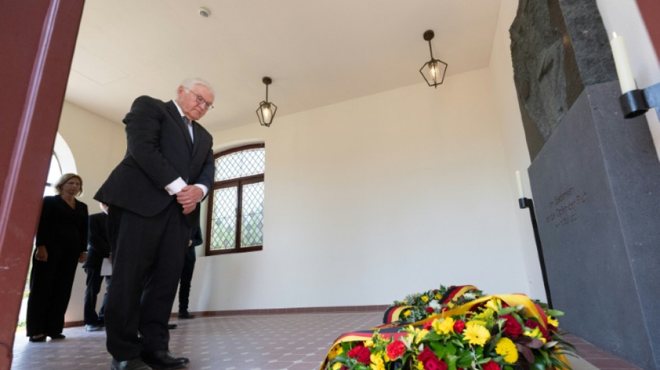  Bundespr&auml;sident legt Kranz f&uuml;r Opfer von Flutkatastrophe in Ahrtal nieder 