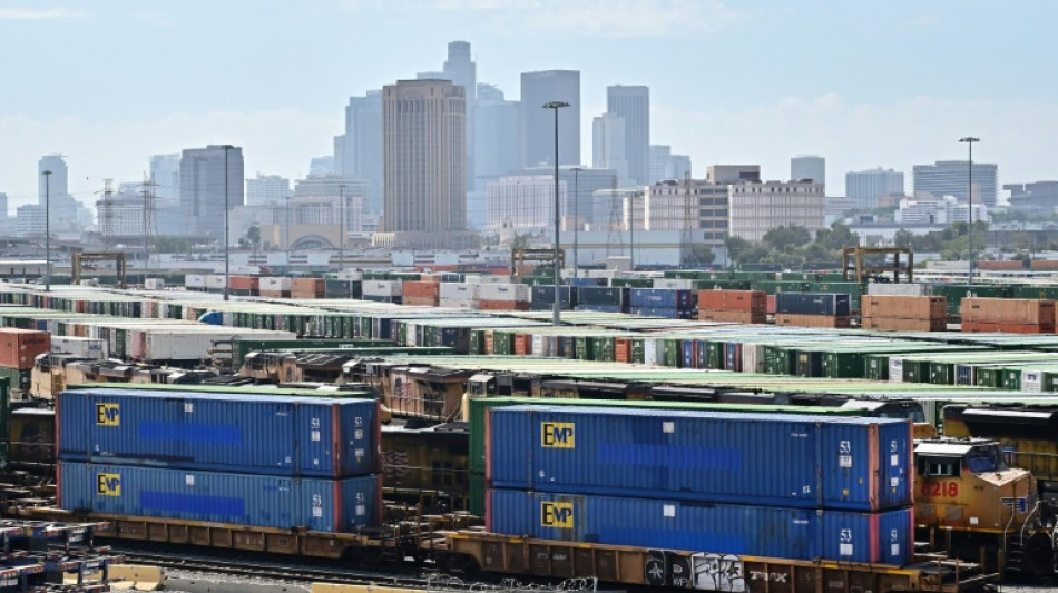 Déficit comercial dos EUA sobe mais do que o esperado devido ao aumento das importações