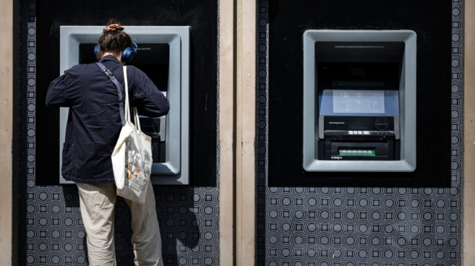 60 ans après la loi, un compte bancaire pour toutes les femmes ne résout pas l'inégalité
