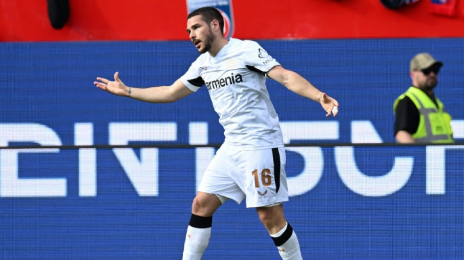 Leverkusen vence Heidenheim nos acr&eacute;scimos (1-0) e segue na ca&ccedil;a ao l&iacute;der Bayern