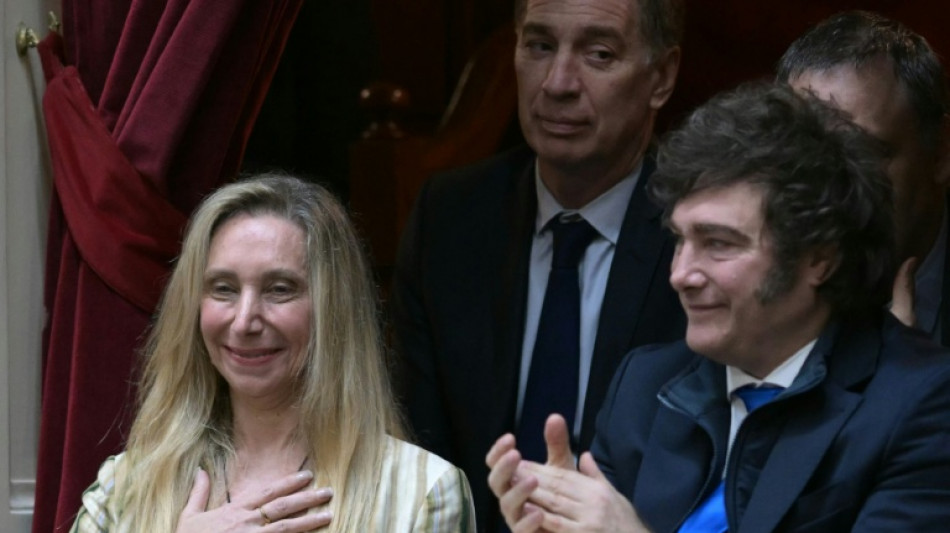  Milei nombra nuevo jefe de Gabinete en Argentina tras la renuncia de su predecesor 
