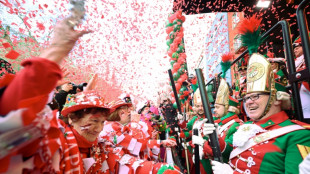 Rosenmontagszug rollt durch K&ouml;ln