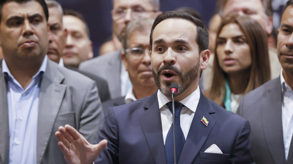  De la Espriella giura da presidente della Colombia e promette la 'Patria Milagro' 