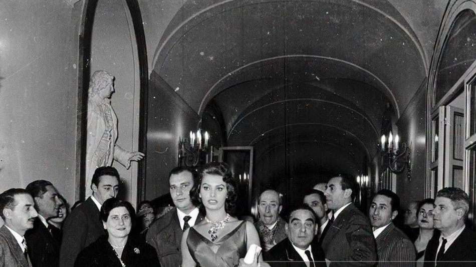 Gli auguri del Teatro San Carlo per il compleanno di Sophia Loren 