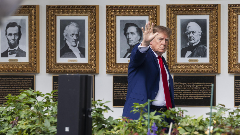  Trump accusa Zelensky, 'non vuole la fine della guerra' 