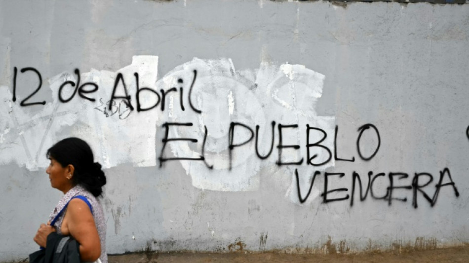  Les P&eacute;ruviens &eacute;lisent leur 9e pr&eacute;sident en dix ans dans un climat d'ins&eacute;curit&eacute; et de d&eacute;fiance 