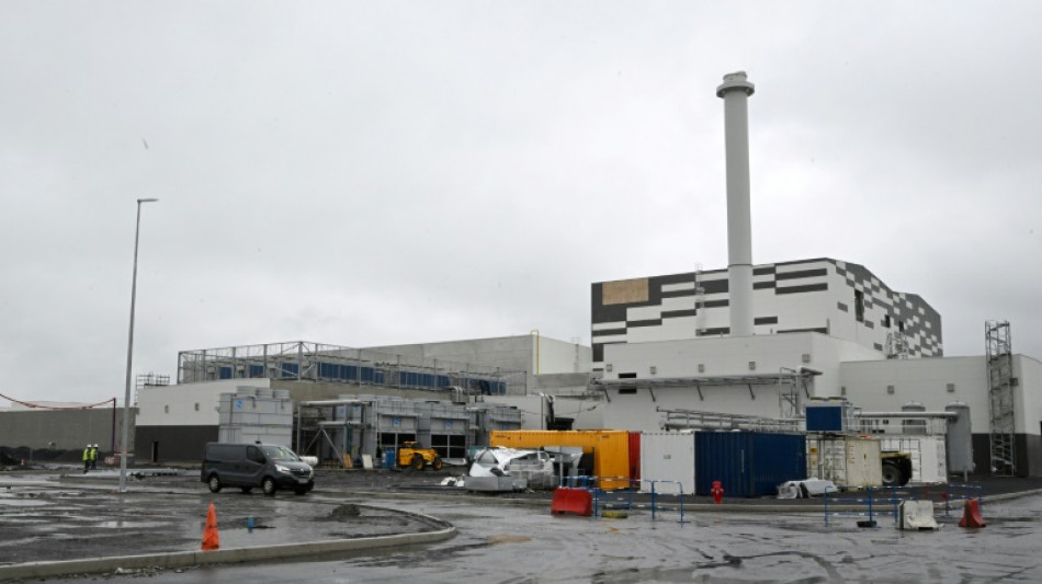 Automobile: la France inaugure en grande pompe sa premi&egrave;re usine de batteries &eacute;lectriques