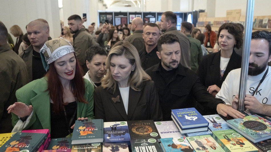 Zelensky, in Russia l'operazione più a lungo raggio