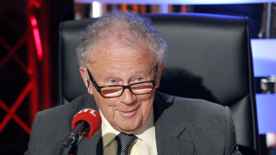 Philippe Bouvard, roi des ondes et p&egrave;re des "Grosses T&ecirc;tes" 