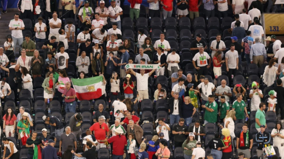  "C'est l'&eacute;quipe des mollahs": au Mondial, la s&eacute;lection iranienne reni&eacute;e par une partie de son public 