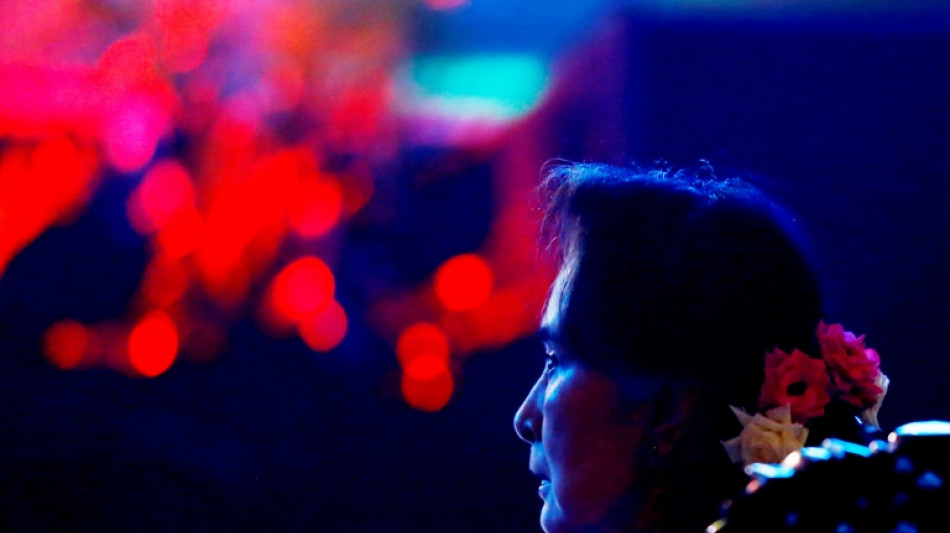 Nuevas condenas de prisi&oacute;n para l&iacute;der birmana y periodista japon&eacute;s