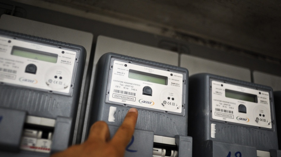  Bce, in Italia le famiglie pagano l'elettricit&agrave; il doppio dell'industria 