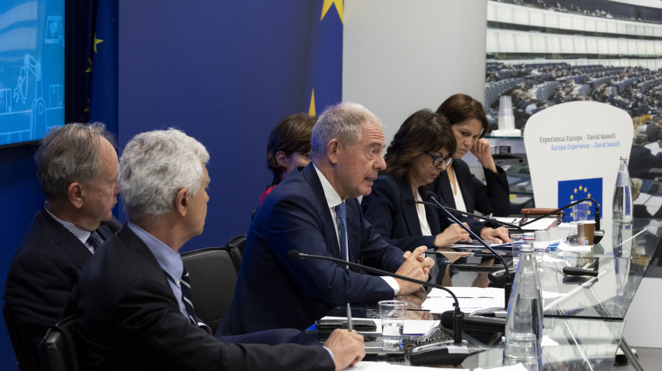 Governo convoca sindacati su ex Ilva il 21 maggio