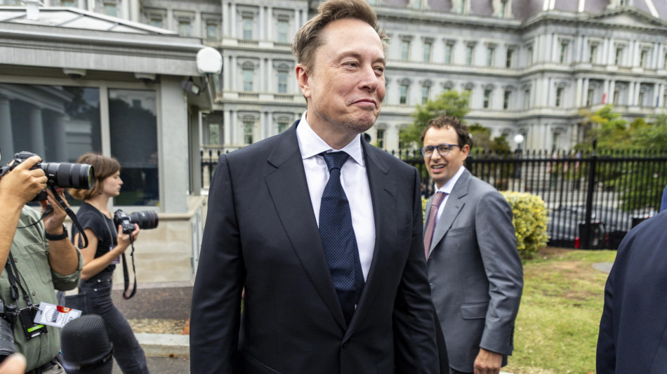  Musk, 'Starshield &egrave; sotto il controllo del governo Usa, decide velocit&agrave; e limiti' 